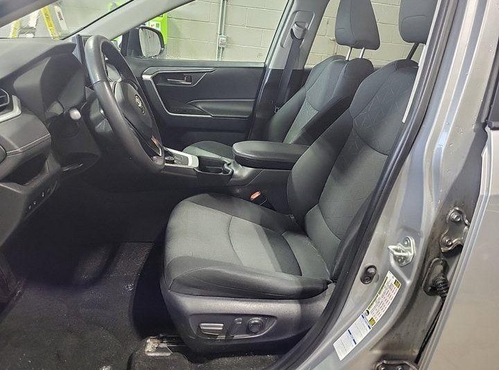 Toyota RAV4 Hybrid XLE AWD 2021