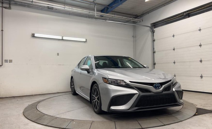 Toyota Camry Hybrid SE 2021