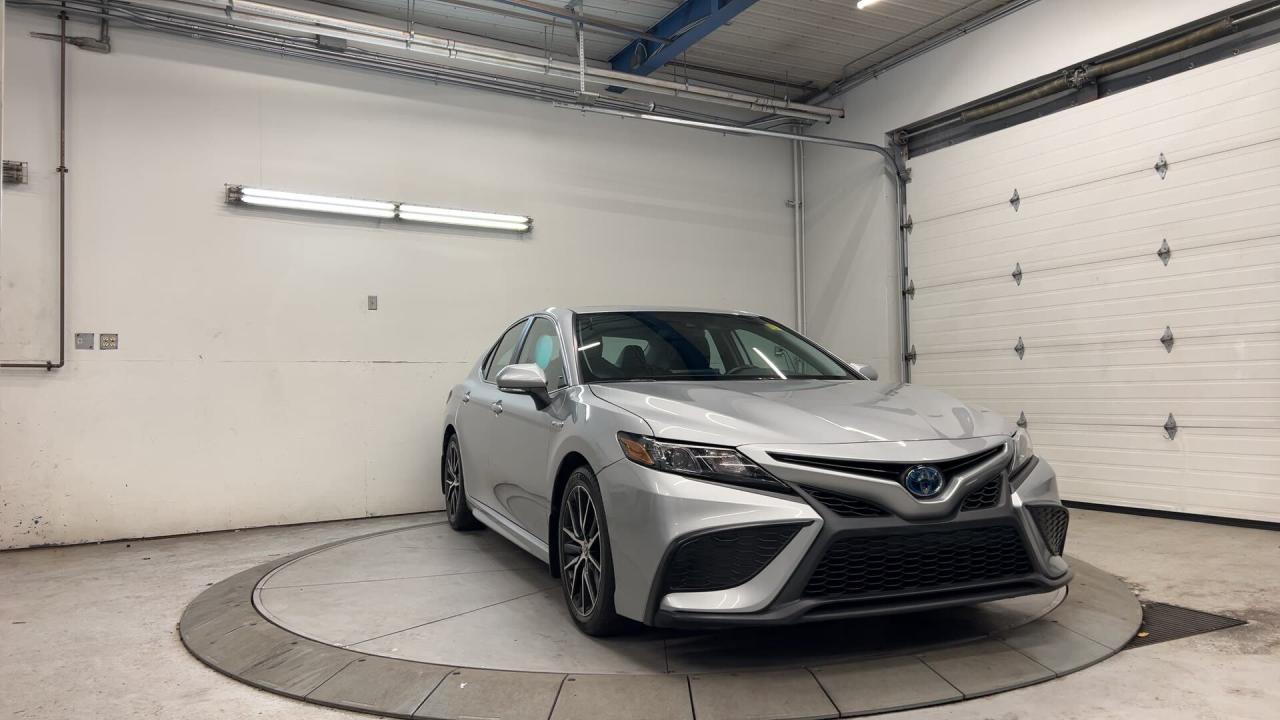 Toyota Camry Hybrid SE 2021