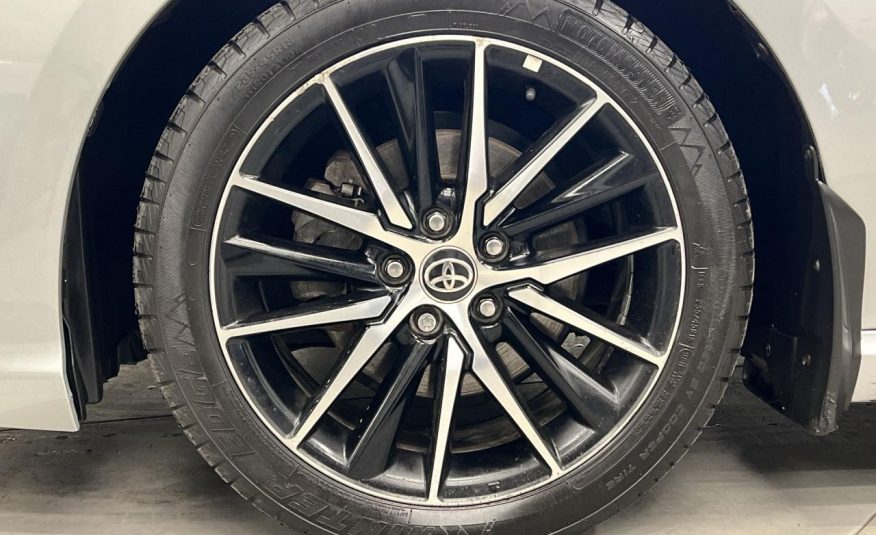 Toyota Camry Hybrid SE 2021