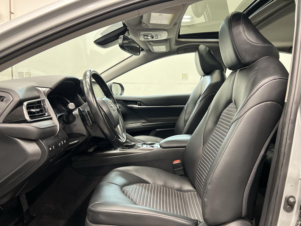 Toyota Camry Hybrid SE 2021