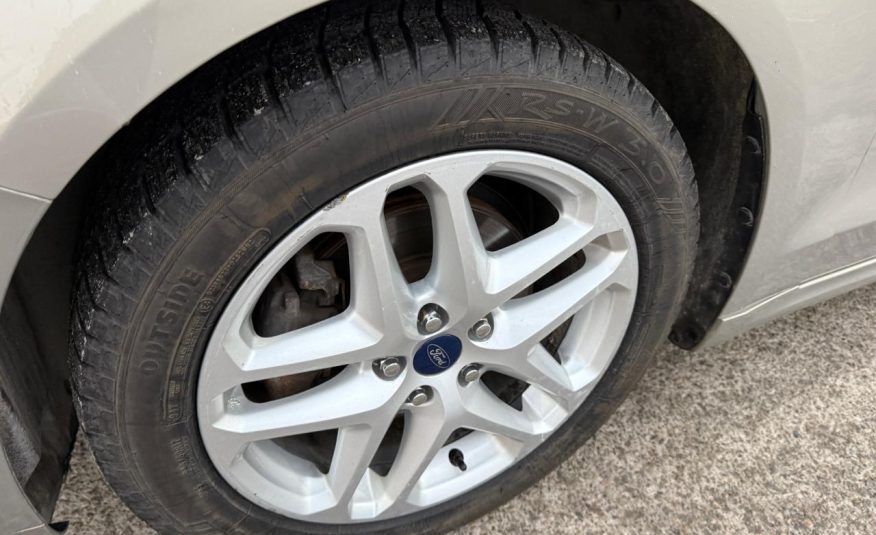 Ford Fusion SE 2015
