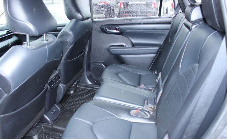 Toyota Highlander XLE 2021