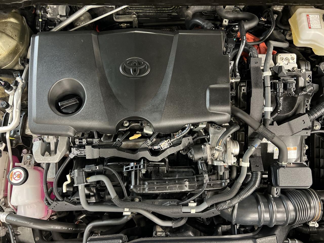 Toyota Camry Hybrid SE 2021